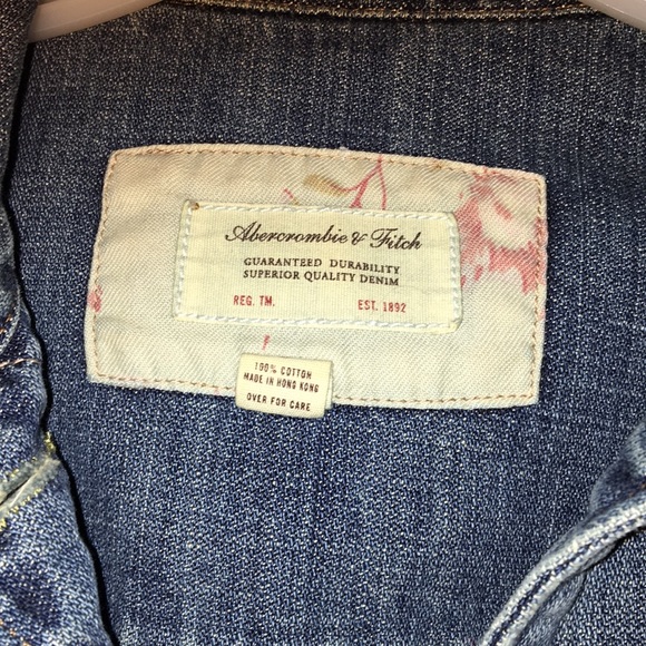 NO LONGER AVAILABLE cute Abercrombie short jeans jacket size s - Picture 2 of 6